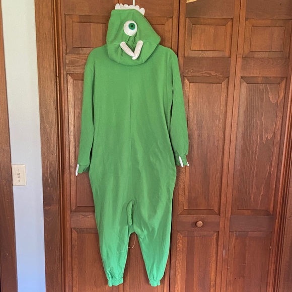 Monsters Inc Costume Disney Mike Wozokowski Green & White One Piece Costume/PJ’s - Picture 7 of 7